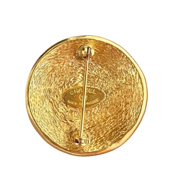 Authentic CHANEL Gold 31 Rue Cambon Round Typography Brooch Pin - Picture 9 of 10